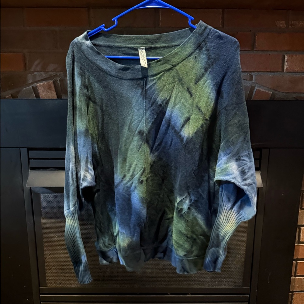 Match Tie-Dye Blue and Green Long Sleeve Shirt